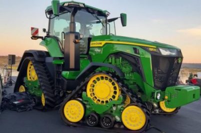 NOUL TRACTOR JOHN DEERE 8RX, PE 4 ȘENILE – O LANSARE INEDITĂ!