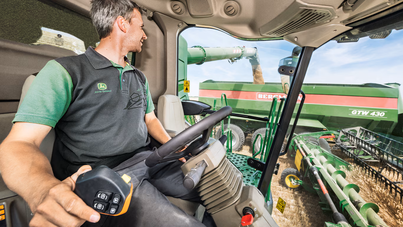 Manevrarea Boabelor Combină John Deere Seria X9 IPSO
