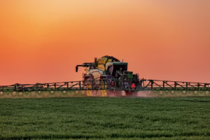 John Deere 540R self-propelled sprayer available through IPSO