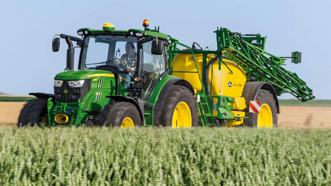 Centru de greutate sprayere John Deere seria M700/M700i disponibile prin IPSO