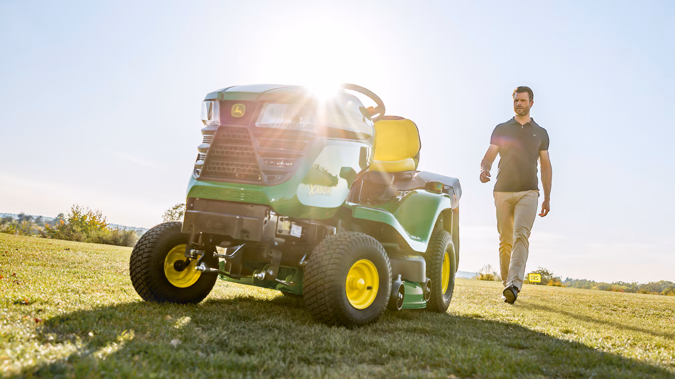 Mașină pentru tăiat iarba John Deere X350R IPSO