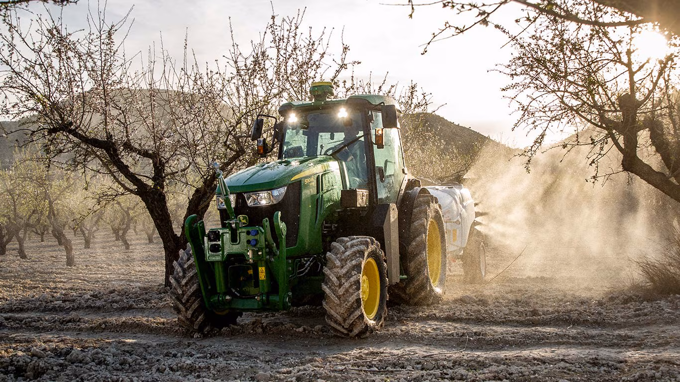 John Deere Series 5G tractor from IPSO