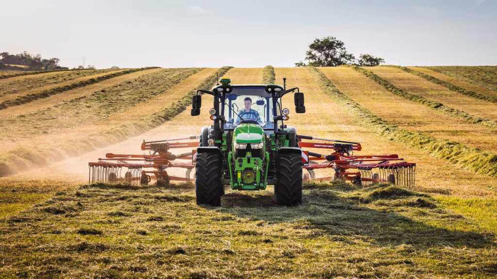 Tractor John Deere Seria 5M de la IPSO