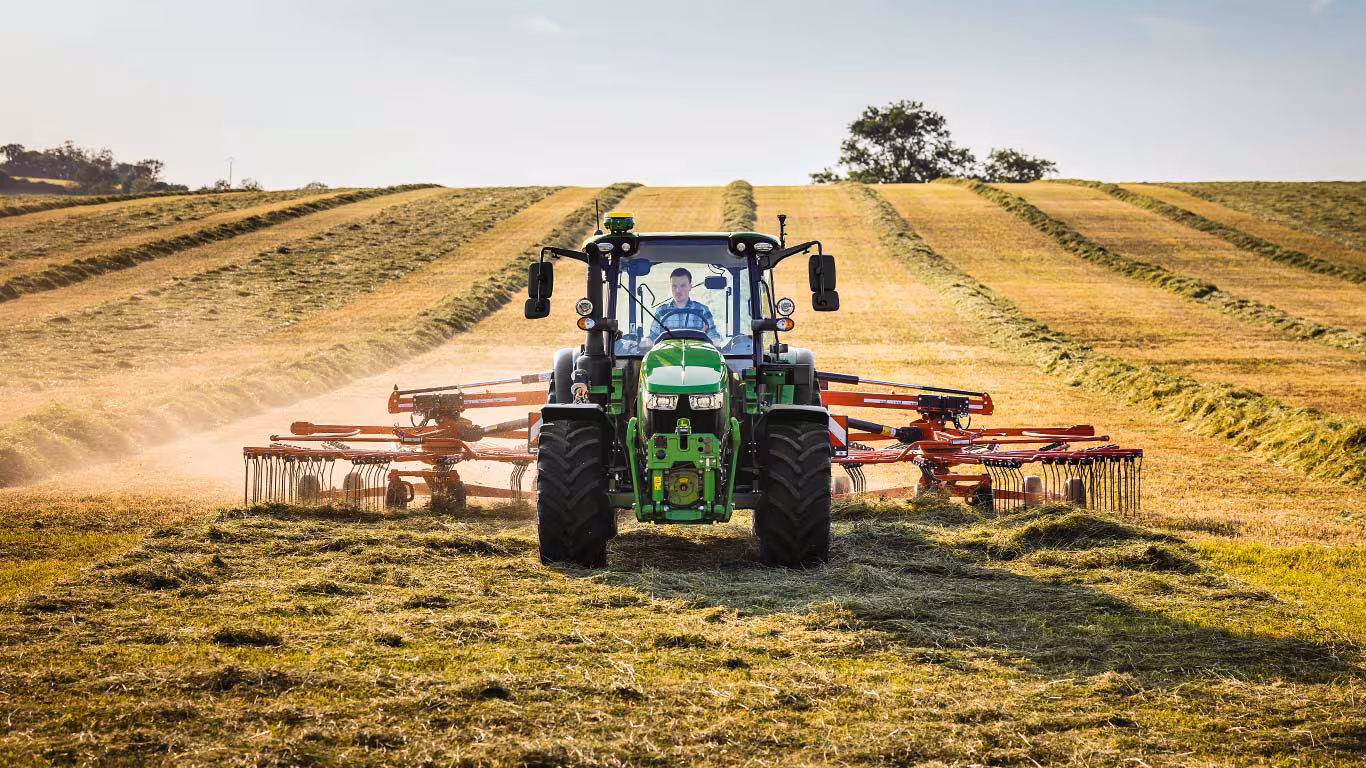John Deere Series 5M tractor from IPSO