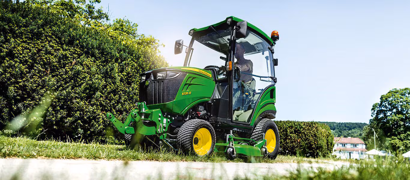 Tractoare John Deere seria 1 disponibile prin IPSO